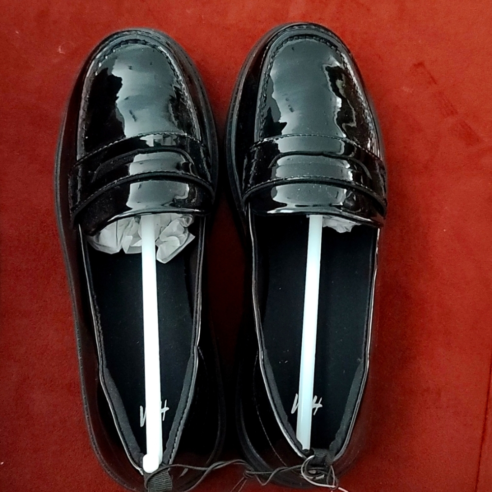 Girls Black Patent Loafer Size 4.5 (EU 37) NWT